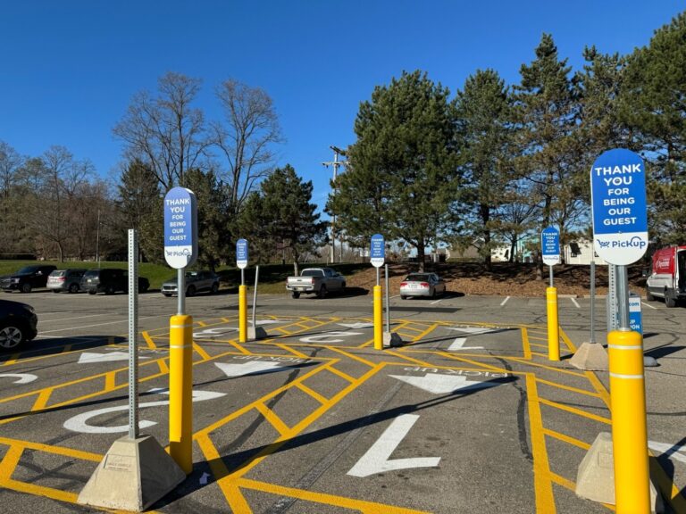 FlexPost parking lot signpost installation and removal services